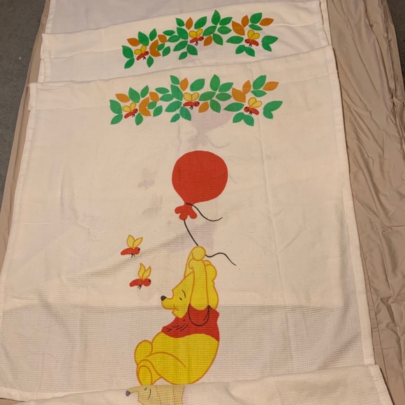Vintage Winnie the Pooh curtains. - Picture 2 of 4
